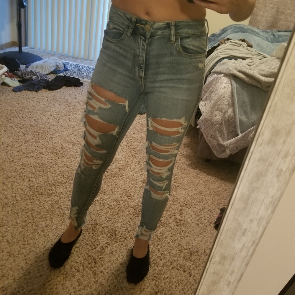 AE distressed demin jeans